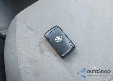 2004 Toyota Prius from USA, damaged, VIN JTDKB22U240051696